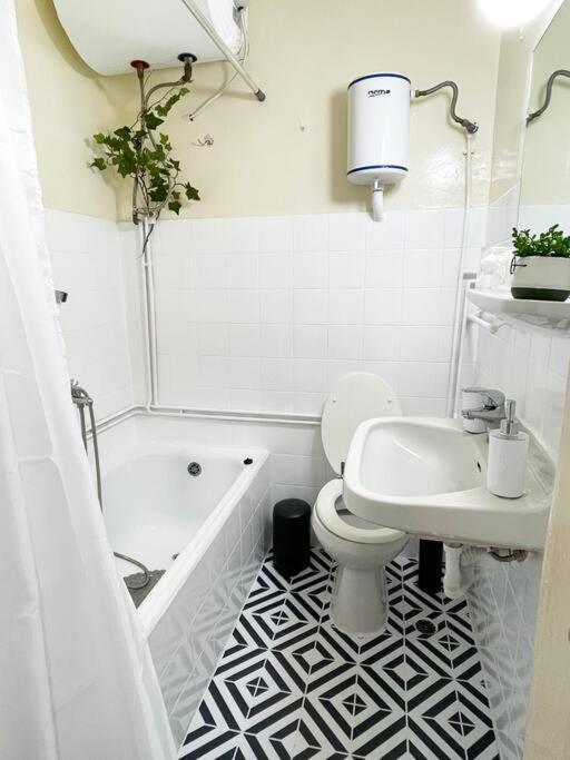 Cute And Quiet Apartment In The Center Of Athens Luaran gambar