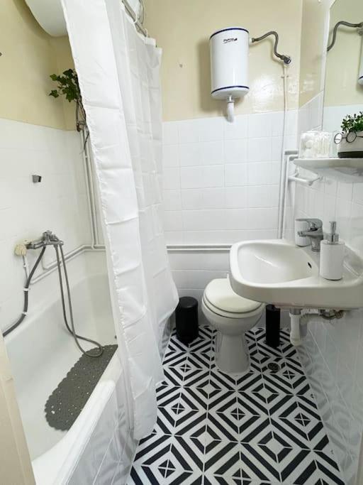 Cute And Quiet Apartment In The Center Of Athens Luaran gambar